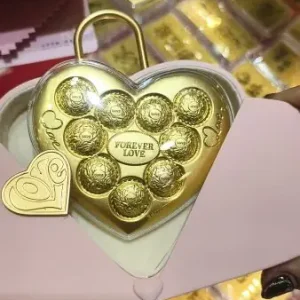 金莎愛心 含黃金愛心 愛心禮盒 情人節禮物 求婚 愛心 黃金金片 大餅禮盒 生日禮物 新婚快樂禮物